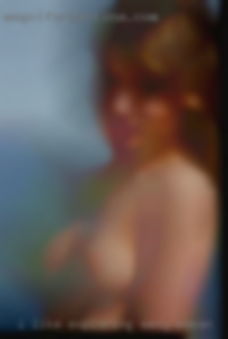 I like exploring and sexy woman trying new things..