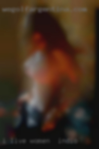 I live actively women in Indio and have a sporty body.